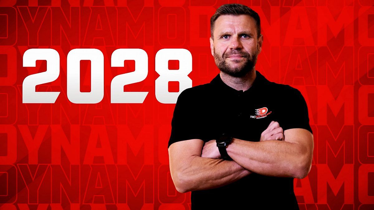 Vítám nejúspěšnějšího trenéra posledních sezon, dme se pýchou Dědek. Dynamu se upsal na pět let